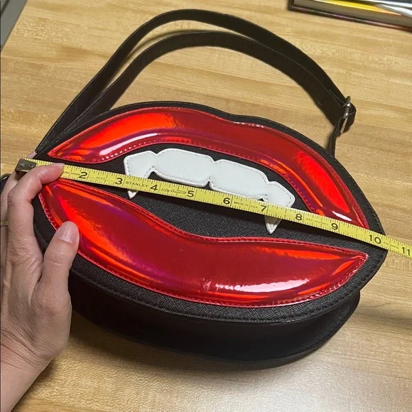 # 0845+ Women’s Vampire Lips Red and Black Shoulder Bag - Picture 5 of 15